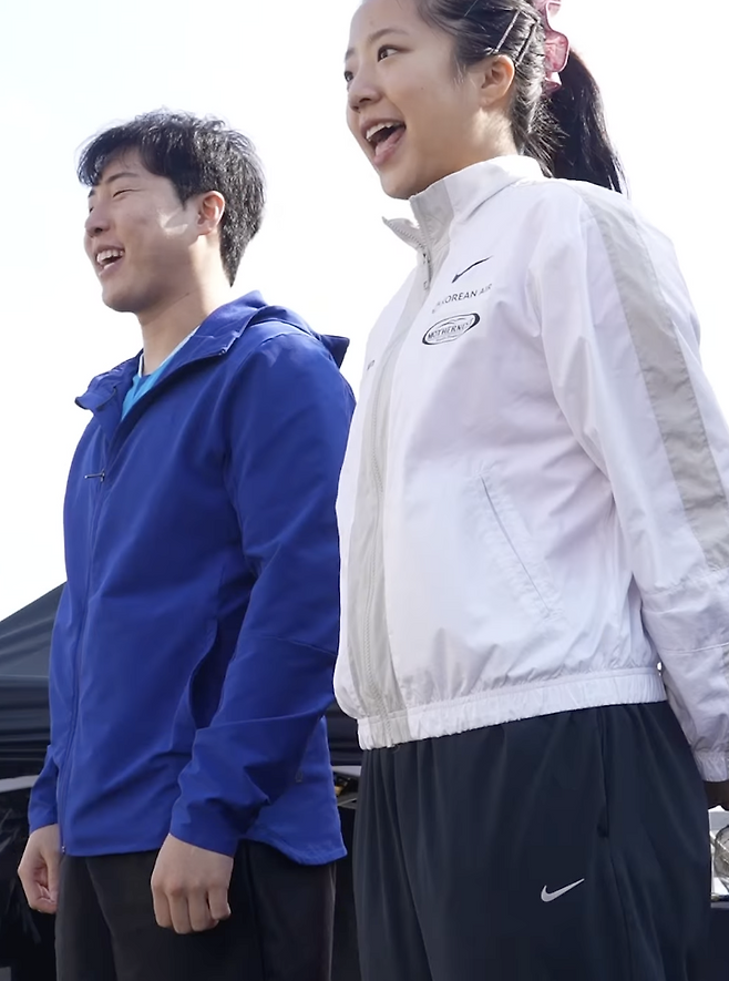 신유빈 스매싱에 만리장성 와르르...신유빈-임종훈 혼합 복식, WTT 홍콩 파이널스에서 중국 누르고 결승 진출