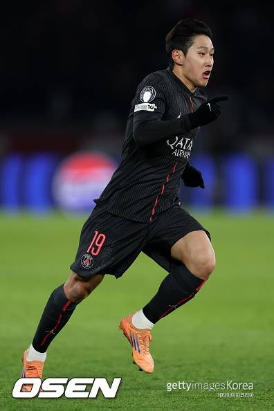 콧대 높은 프랑스 언론도 인정 “이강인, PSG에서 흔들리지 않고 자신의 존재감 증명”