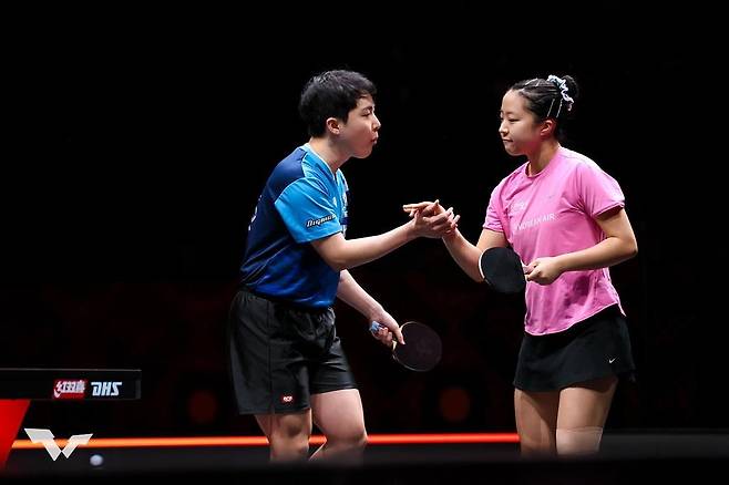탁구 임종훈-신유빈, 中 '천적' 왕추친-쑨잉사 꺾고 혼복 우승(종합)