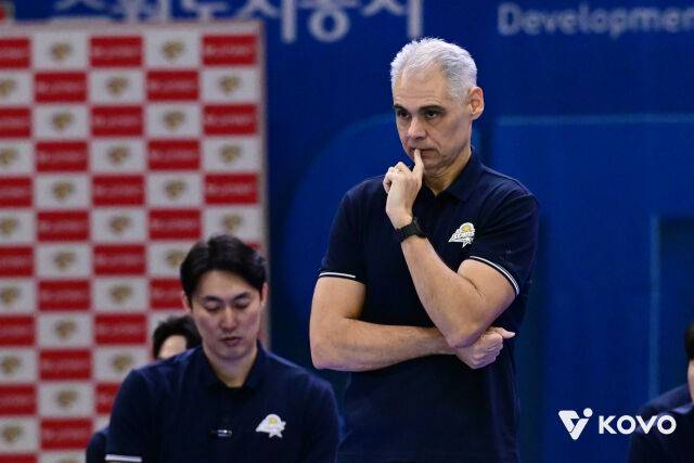 주전 세터 돌아와도 졌다, 속절없는 4연패 어쩌나... 브라질 명장의 해답은 [MD수원]