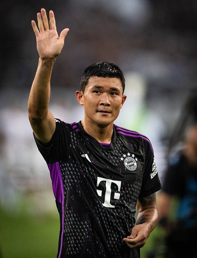 “이게 김민재의 현주소” 뮌헨 백업 굳어지자 '친정' 손 내밀었다…