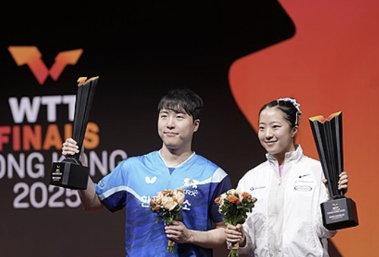 신유빈에 무릎 꿇은 中 세계 최강, 부상 핑계 없었다…