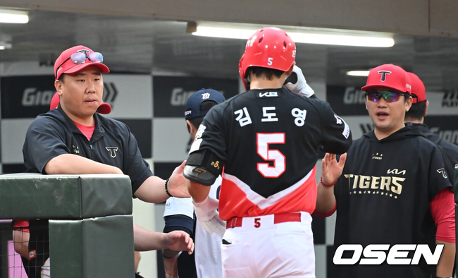 KBO 폭격, 역대급 매출 안겨주고 1억→5억 연봉...'단 30G 출전' 천재타자, 삭감폭도 특별케이스일까