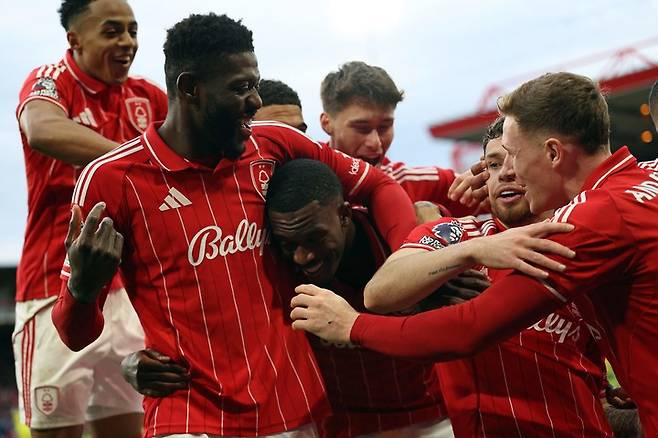 [PL 16R] 개선 없는 참담한 공격력...'xG 0.37' 토트넘, 오도이 원맨쇼 노팅엄에 0-3 완패→리그 11위 추락