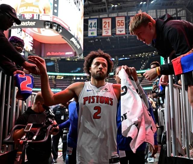 ‘미국 농구 망했다’ 175cm NBA 덩크왕 충격 주장, 부정할 수 없어…“당분간 미국인 MVP 없어, 커닝햄? 에드워즈? 웸비부터 넘어야”