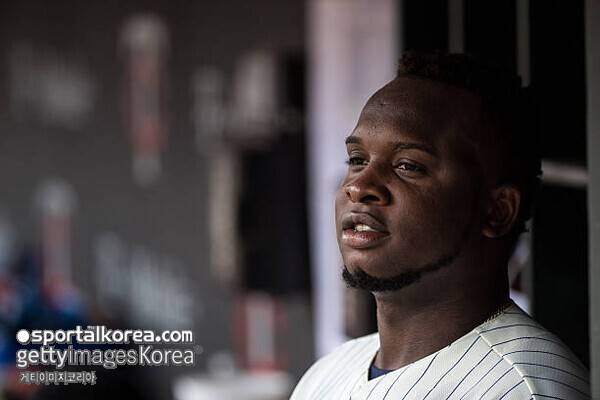 박병호랑 경쟁하던 164홈런 거포, 찜질하다가 화상→1년 반 무적 신세→주니치와 계약 맺고 日 무대서 새출발