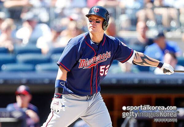 박병호랑 경쟁하던 164홈런 거포, 찜질하다가 화상→1년 반 무적 신세→주니치와 계약 맺고 日 무대서 새출발