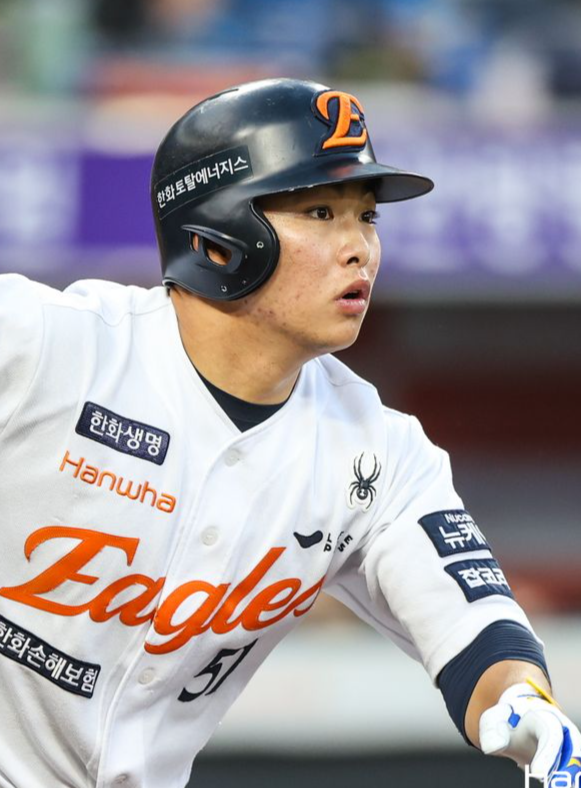 800만 원 인상에 그쳤던 한화 문현빈, 이번 겨울은 다르다…야수 고과 1위 확실시