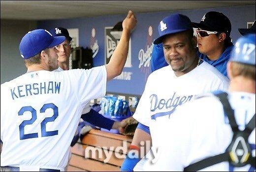 “커쇼·그레인키·뷸러·류현진·야마모토” 커쇼 시대 다저스 선발투수 올스타…외야 백업에 푸이그 등장