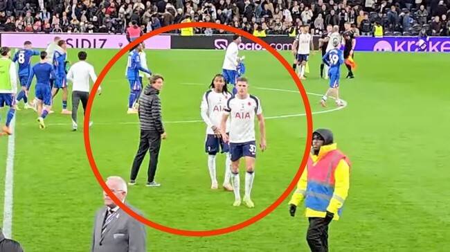 ‘캡틴’ 손흥민 나가니 본성 나온다…프랭크 감독 악수 패싱→이번엔 교체되자 옷 던지고 감독 노려봤다