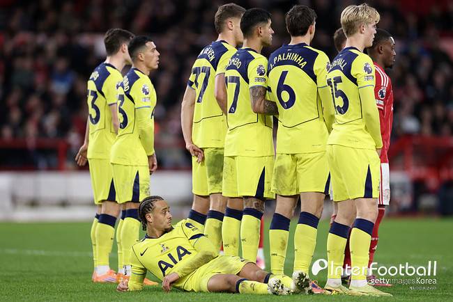 손흥민 없으니 돈도 못 벌고, 성적도 최악...'17년 만에 최악의 출발' 토트넘 감독 경질 위기