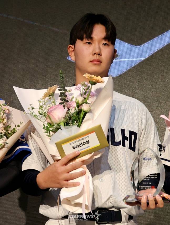 이대호 2600만 원 소고기+대게 회식 뒷이야기... MVP도 멋쩍었다