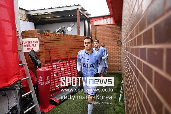 [오피셜] “손흥민은 내 우상” 미국 진출 확정…‘창단 첫 MLS컵 우승’ 메시 품에 안긴다, 레길론 토트넘 방출→인터 마이애미 전격 이적