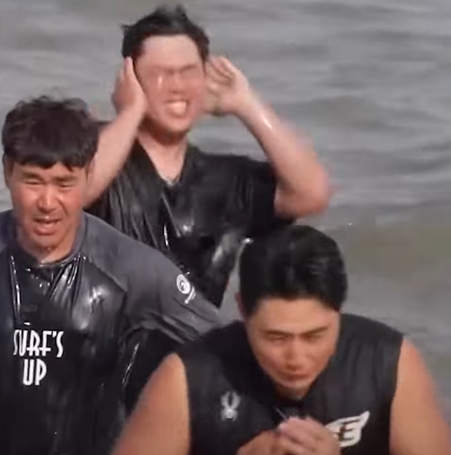 한화, 올해도 ‘겨울 입수 공약’ 내세워…1년 전엔 태안 앞바다, 이번엔 KS 진출로 인피니티 풀