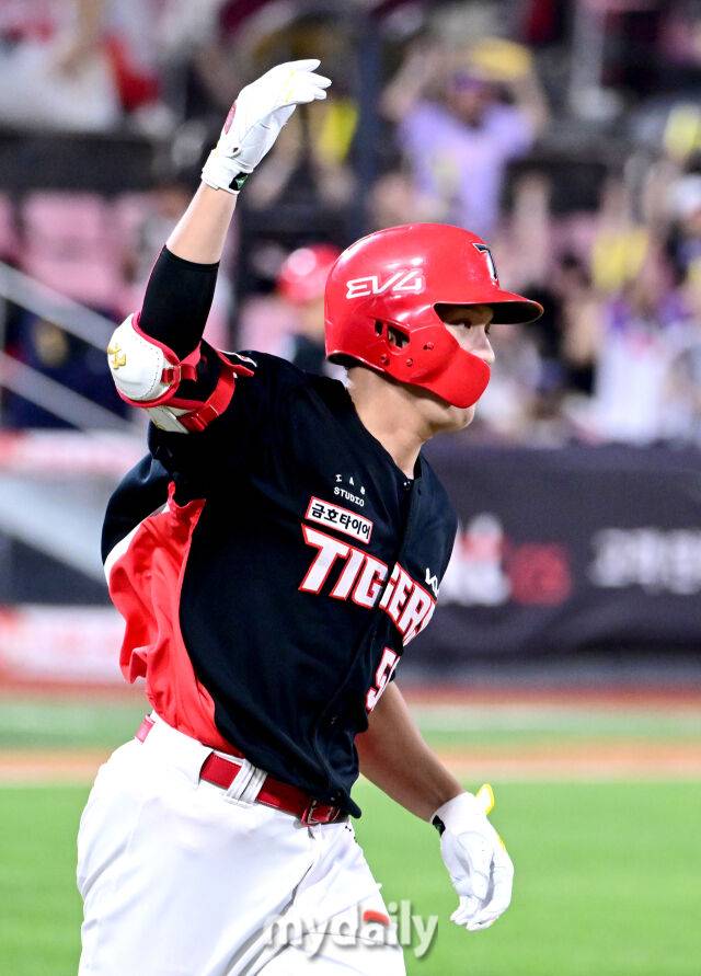 KIA 오선우에게 158개의 삼진은 세금, 18개의 홈런은 희망…日에서 미래를 채웠다, 풀타임 1루수 보인다