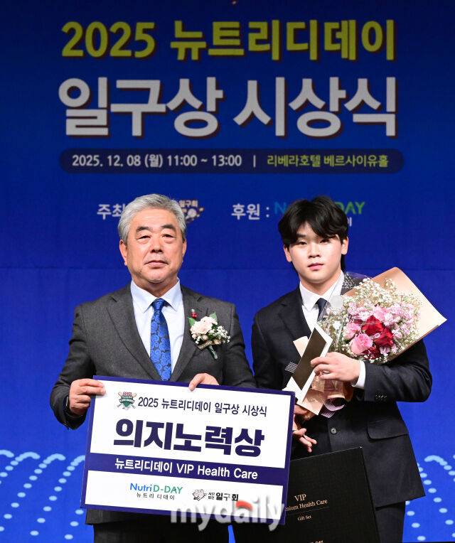 “아침에 운동하고 고깃집 알바 10시간…고생했다” 불꽃야구 출신 롯데 23세 내야수, 1년 전 자신에게 건넨 격려