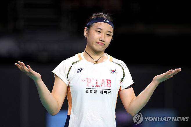 셔틀콕 '최강' 안세영, 시즌 최종전서 원피스 유니폼 파격 변신