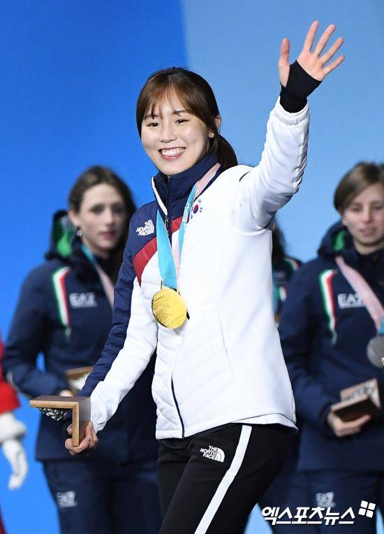 [오피셜] 올림픽 金2銀1'…'스마일 스케이터' 김아랑, 현역 은퇴→20일 회장배서 고별전 공식발표