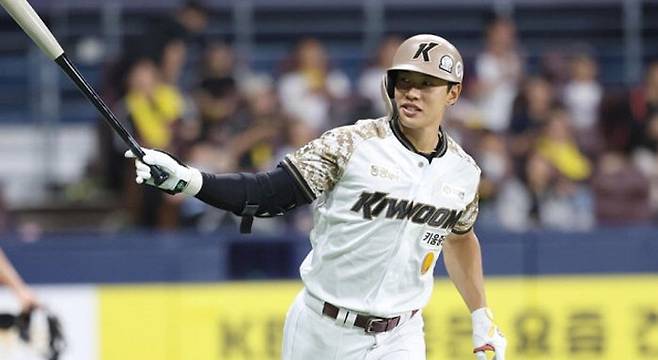 실현 가능성 희박한 ‘6년 120억’ 계약…송성문 없는 키움, 내년 라인업 대수술 불가피