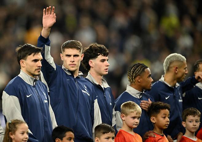 '충격 폭로' 손흥민 우승, 포스테코글루 덕분 아니다→토트넘 부주장 폭탄 발언