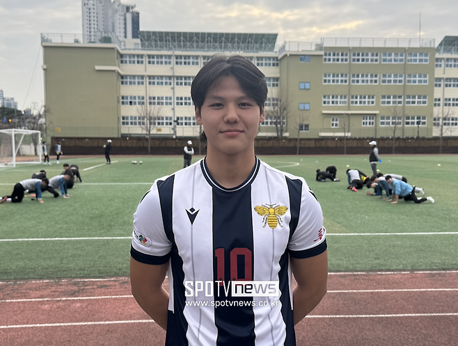 [단독] '한국인 9호 라리가 진출' 도전, 韓 미드필더 미래 이영웅 '동래고→스페인 1부 팀 직행' 이적 확정
