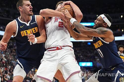 '연장에만 오심 3개!' 심판이 뺏어간 승리, 분노한 우도카 감독