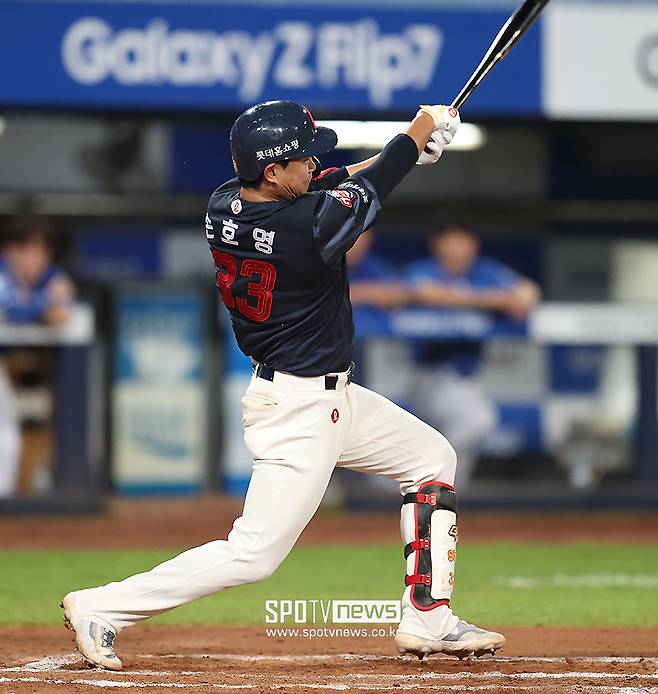 이래서 롯데가 추락했구나…타선 핵심 4총사 홈런 반토막, 2군 홈런왕 1명보다 적었다 '내년에는 반등 필수'