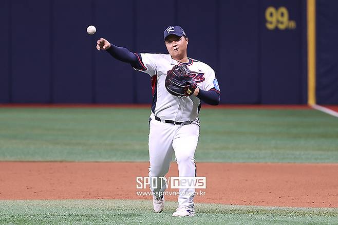 이래서 롯데가 추락했구나…타선 핵심 4총사 홈런 반토막, 2군 홈런왕 1명보다 적었다 '내년에는 반등 필수'