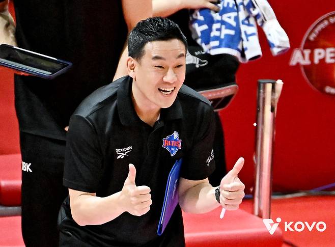 최하위에서 폭풍 도약, 이제 4위로…기업은행 여오현 대행 “어떤 팀 만나도 해볼 수 있다”[현장인터뷰]