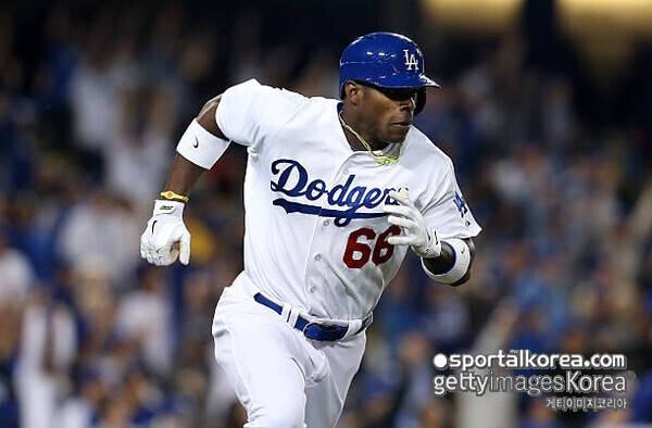 '대충격' 키움이 이런 외국인 선수를 데려왔다니...! 美 매체 선정 MLB 전설 커쇼와 함께했던 최고의 후보 외야수로 등장