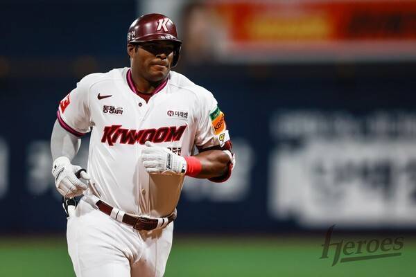 '대충격' 키움이 이런 외국인 선수를 데려왔다니...! 美 매체 선정 MLB 전설 커쇼와 함께했던 최고의 후보 외야수로 등장