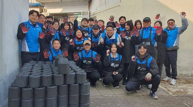 김한수 전 감독부터 배찬승까지…삼성 선수들과 이어온 청나래 연탄나눔 10년