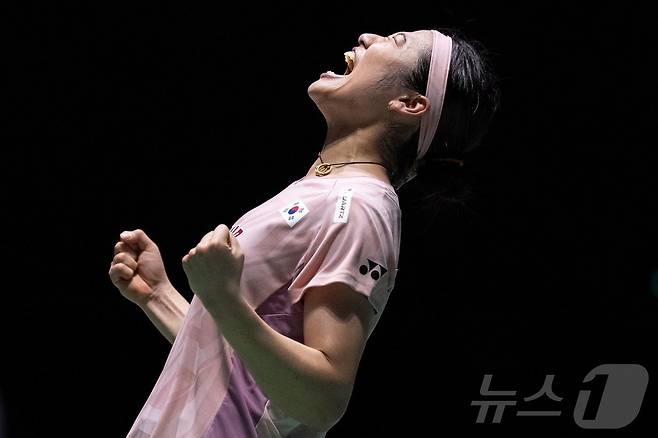 왕중왕전도 승승장구 안세영, 미야카지에 2-0 완승…4강 확정