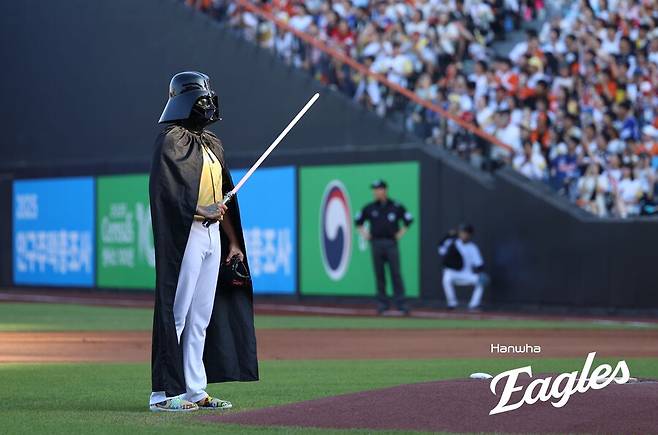 “폰세? 훈련 중에 바닷가 갔잖아?” 폰세가 日 돌려 깠다? 日 팬들은 즉시 ‘흑역사’ 소환