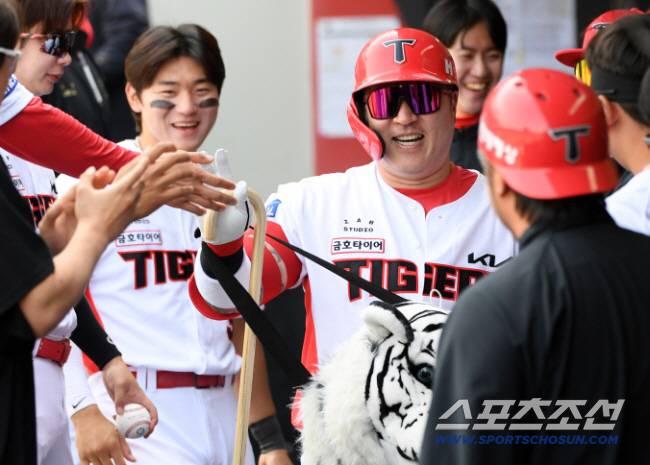 59홈런 과감히 포기, KIA 왜 감감 무소식인가…외국인 타자 잭팟 터져야 산다