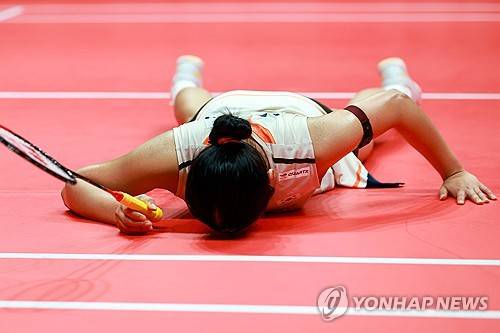 '세계 1위' 韓 안세영, '세계 챔피언' 日 에이스 무찔렀다…'천적' 야마구치에 2-1 대역전승→3전 전승 조 1위 4강행