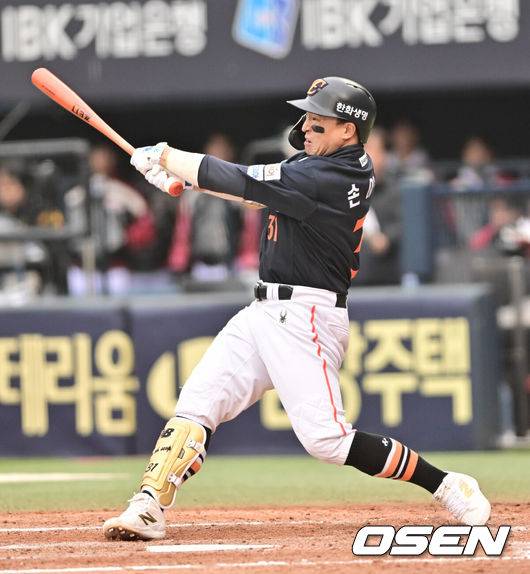 ‘최초 3000안타까지 382안타 남았는데…’ 손아섭에게 냉랭한 시장, 올해 안에 계약할 수 있을까