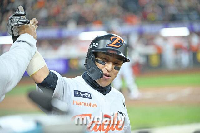 강민호는 FA 새 역사 일보직전…손아섭·황재균은 추운 겨울, C등급도 같은 C등급 아니다? 나이의 문제도 아니다