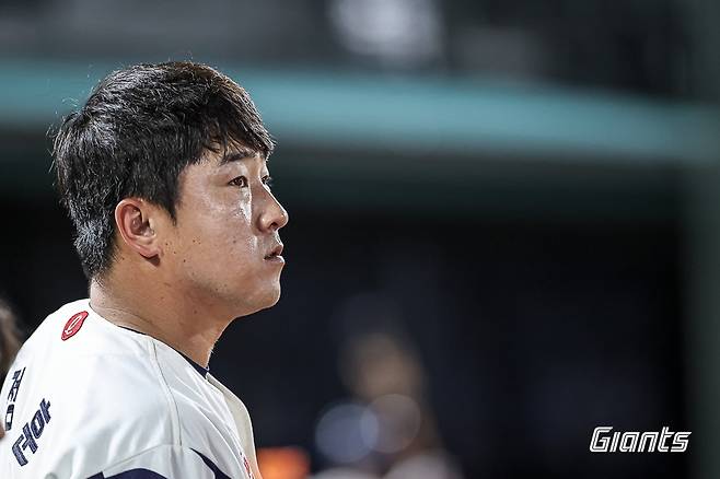 치열하게 뛰다 그라운드 떠나는 정훈 “코치직 제안 받고, 아직 이르다 생각…돌이켜보면 참 애썼다”[스경X인터뷰]