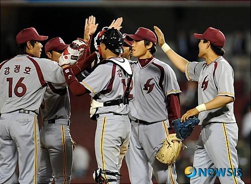 '무소속' 장시환만 남았다, 오재일→정훈→황재균 2달 새 줄줄이 은퇴…현대 유니콘스의 계보 이대로 끊기나