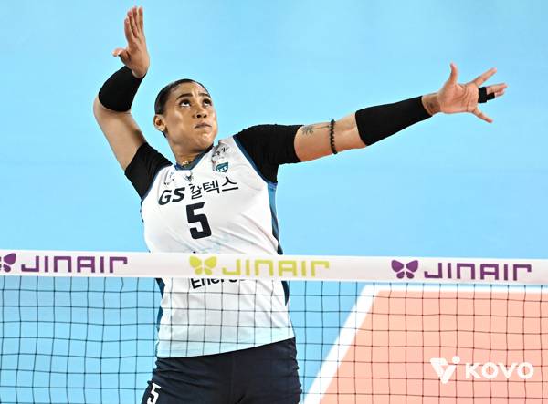 인쿠시의 데뷔전을 망친 실바의 폭격쇼...GS칼텍스 정관장 꺾고 3라운드 첫 승 [MK현장]