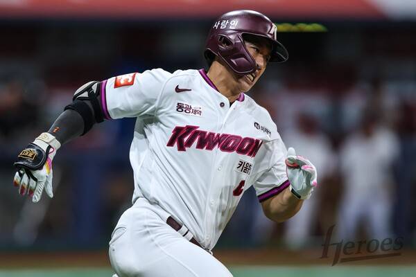 [단독] 송성문 계약, 김혜성 3+2년 2200만 달러 넘어설듯...LA는 막판 포기, 샌디에이고가 '승부수'