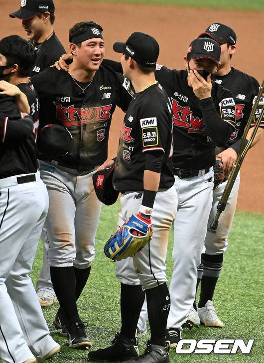 40억 3루수 등장에도 의연했는데, FA 신청→왜 돌연 은퇴하나…ML 진출+FA 148억+2200G ‘20년이 찬란했다’