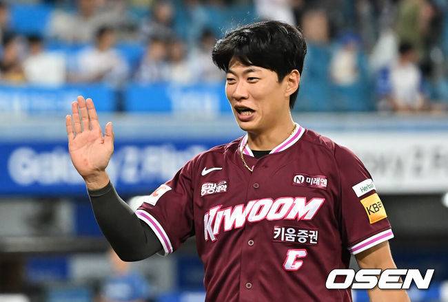 “송성문, SD와 192억 계약 합의” 日 놀랐다. “무라카미 제자리걸음, 韓日 명암” 아쉬움