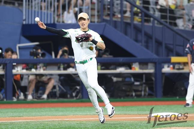 '이젠 SD 송성문' 3루엔 '5183억' 마차도 버티는데... 단장이 답했다