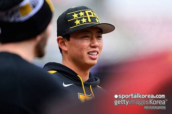 배지환 내친 피츠버그, '문동주 상대 3안타' 대만 유망주 로스터 제외…트레이드 대거 영입→야수 2명 DFA