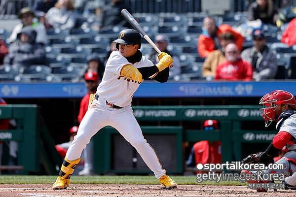 배지환 내친 피츠버그, '문동주 상대 3안타' 대만 유망주 로스터 제외…트레이드 대거 영입→야수 2명 DFA