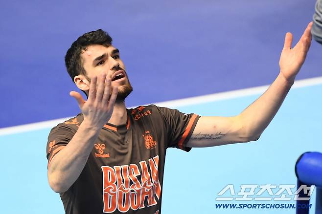 '4득점 실화냐' 오죽했으면 교체 초강수, 외국인 에이스 맞나…