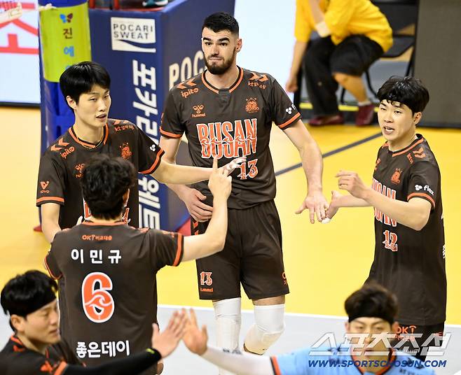 '4득점 실화냐' 오죽했으면 교체 초강수, 외국인 에이스 맞나…