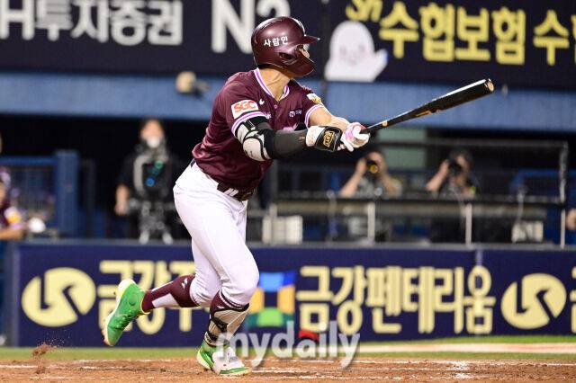 '이런 반전이' 2년 전에 상상이나 했나, 송성문 3억→120억→192억 미쳤다…진짜 SD 주전까지 가능한가